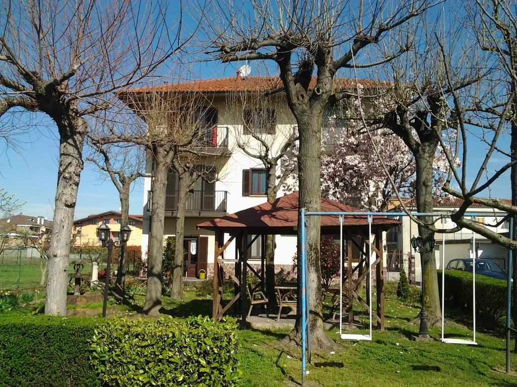 B&B Le Camelie Bareggio Екстериор снимка