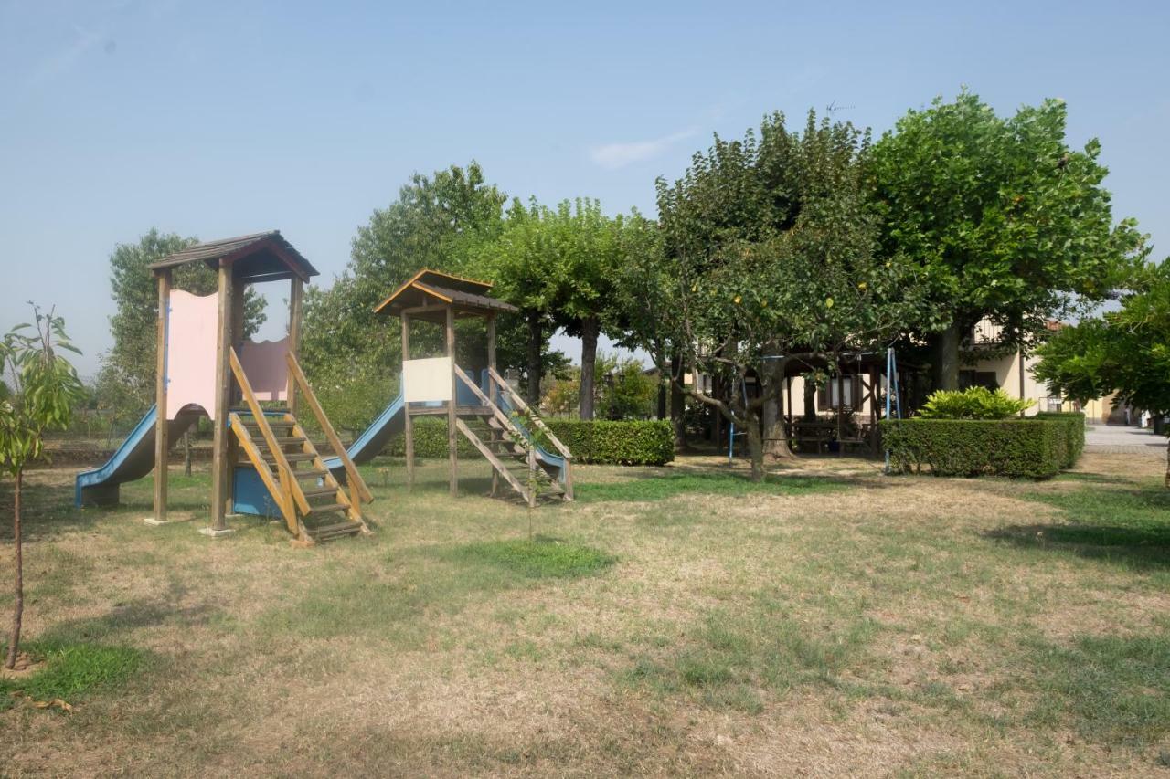 B&B Le Camelie Bareggio Екстериор снимка