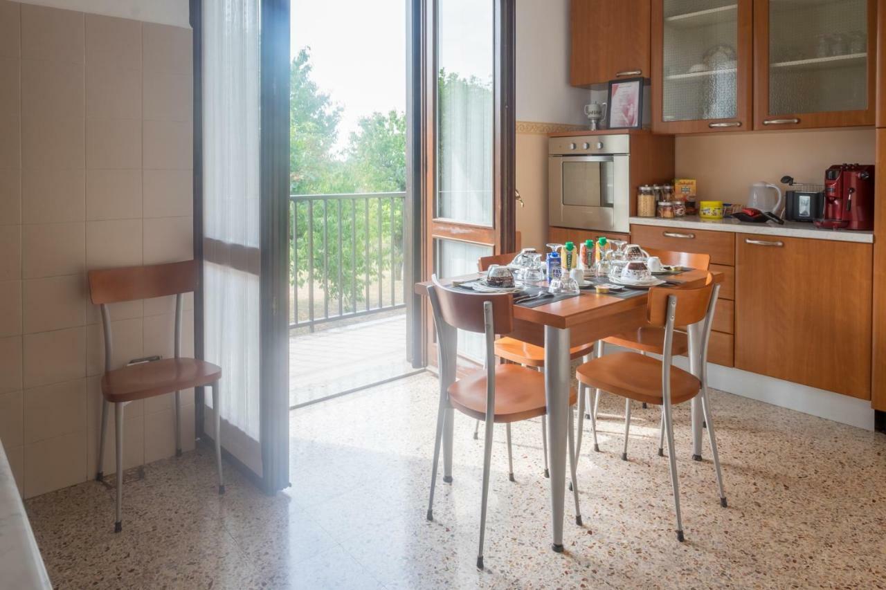 B&B Le Camelie Bareggio Екстериор снимка